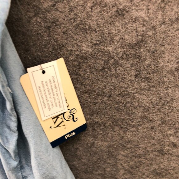 NWT Terra Sky Sleeveless Chambray Button Up Shirt Womens 2X Blue Pintuck - Picture 6 of 9